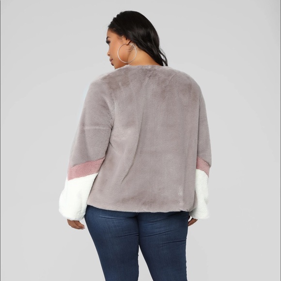 💥FAUX FUR COAT - Picture 3 of 4